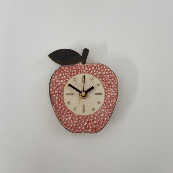 「A 様ご予約」赤いりんごの掛け時計 陶器 1枚目の画像