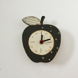 りんごの掛け時計 陶器 1枚目の画像