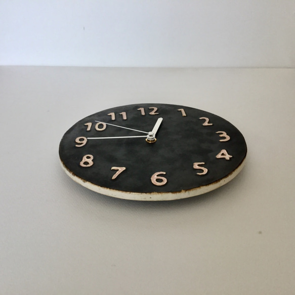 陶シンプル掛け時計 黒 3枚目の画像