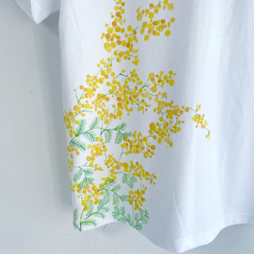 ✨未使用タグ付き✨ CLOTH&CROSS Latte Tシャツ ミモザ セール】 発泡デザインロゴTシャツ（オフホワイト