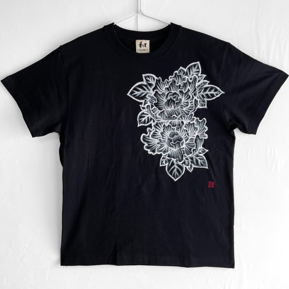 ヴァレンティノ　Tシャツ　花柄　フラワー　ブラック 牡丹柄手描きTシャツ ブラック 手描きで描いた牡丹の花柄Tシャツ