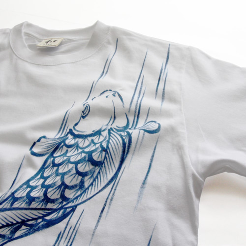 メンズ登り鯉柄Tシャツ ホワイト XLサイズ 手描きで描いた登り鯉のTシャツ