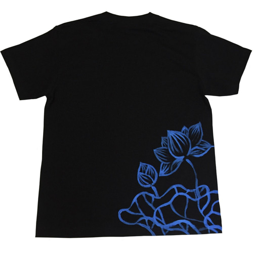 レディースカラー柄Tシャツ Lサイズ 手描きのカラーの花柄Tシャツ ブラック 青蓮柄Tシャツ ブラック 手描きで描いた蓮の花のTシャツ 夏 Tシャツ