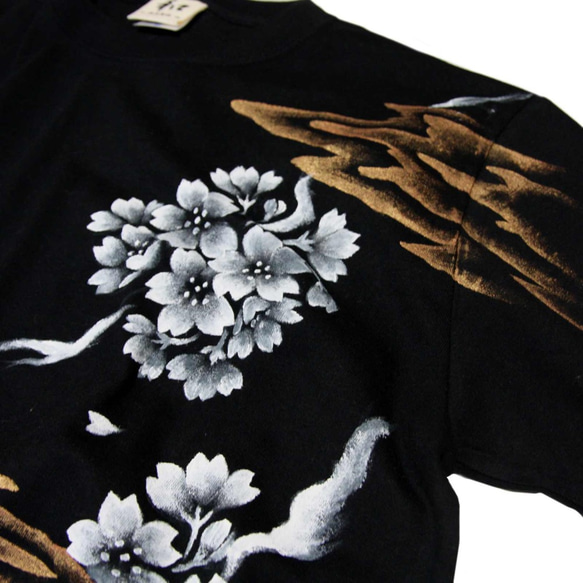 桜柄メンズTシャツ 手描きで描いた桜の花のTシャツ 3枚目の画像