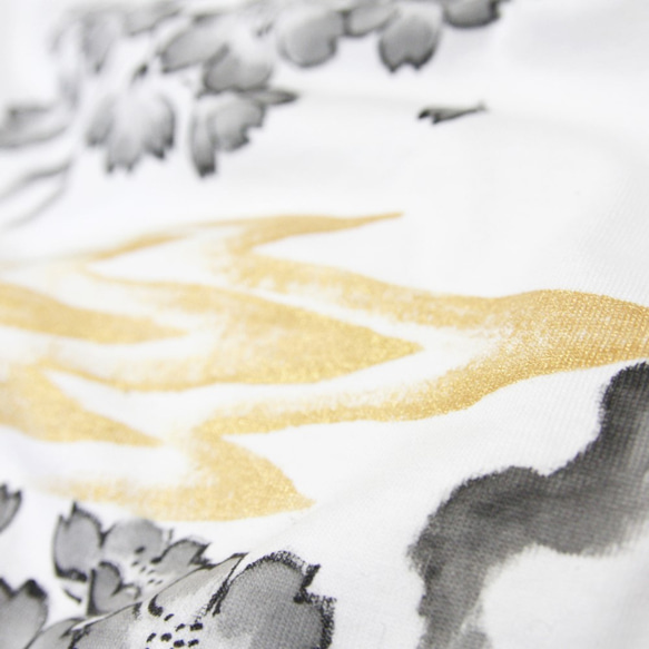 桜柄メンズTシャツ 手描きで描いた桜の花のTシャツ 3枚目の画像