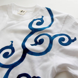 唐草柄メンズTシャツ 手描きで描いた唐草模様のTシャツ 3枚目の画像