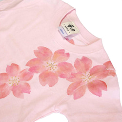 キッズサイズ 舞桜柄Tシャツ 手描きで描いた和風の桜柄Tシャツ 3枚目の画像