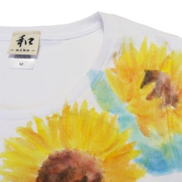 ひまわり柄レディース Tシャツ 手描きで描いた向日葵の花柄Tシャツ 夏 4枚目の画像