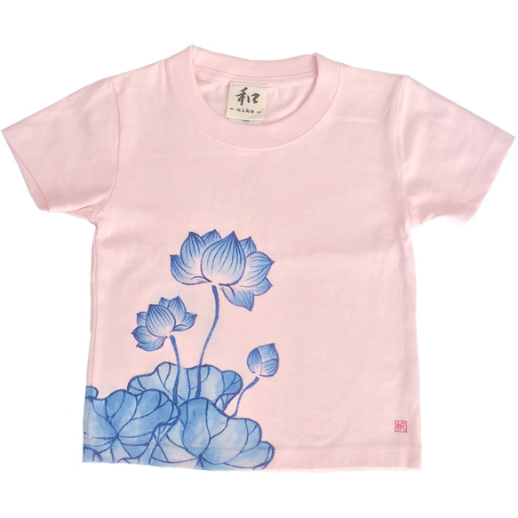 キッズ 蓮柄Tシャツ ピンク　手描きで描いた蓮の花柄Tシャツ 1枚目の画像