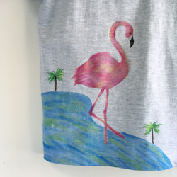 フラミンゴ柄Tシャツ、トロピカルな南国フラミンゴの手描きTシャツ。 5枚目の画像