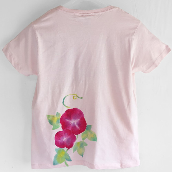 アサガオ柄レディース手描きTシャツ。ピンク　手描きで描いた朝顔の花柄Tシャツ。 4枚目の画像