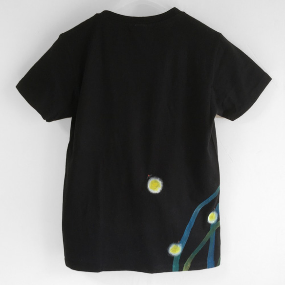 蛍柄Tシャツ、和風な蛍の光の手描きTシャツ ブラック ホタル ６月 6枚目の画像