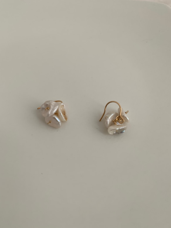 花びらみたいなケシパールのふさピアス 天然石 淡水パール14kgf  