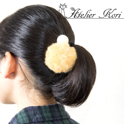羊毛フェルトのポンポンとフェルトボールのふわふわヘアゴム小 