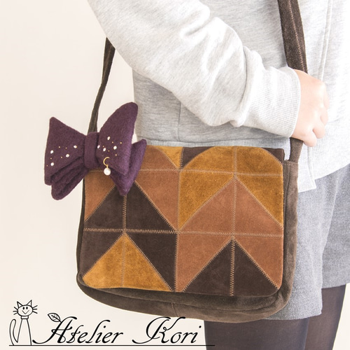 大ぶり羊毛フェルトのきらきらリボンコサージュ コサージュ Atelier