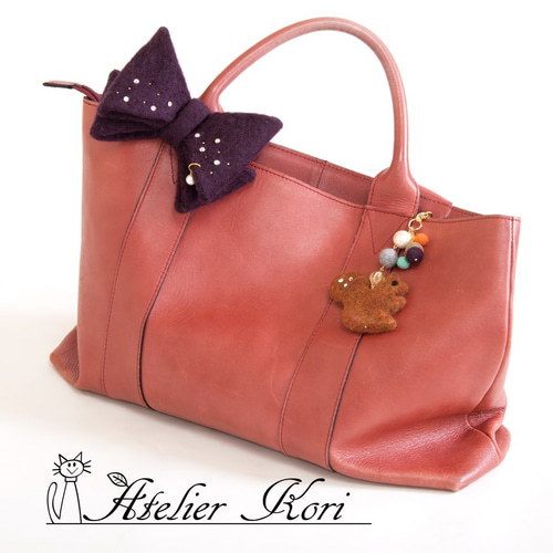 大ぶり羊毛フェルトのきらきらリボンコサージュ コサージュ Atelier