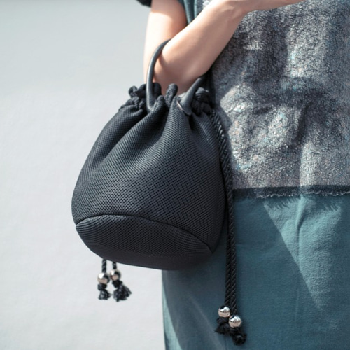ポルトガルParfois★巾着リュッ ク ベーシックな黒 タッセル ポルトガルParfois☆巾着リュッ ク ベーシックな黒 タッセル