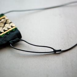 ✴︎再販✴︎インドブレード　サコッシュ　ブラック　刺繍　フリンジ　スパンコール　ゴールド　パープル　リネン　ミニバッグ 6枚目の画像