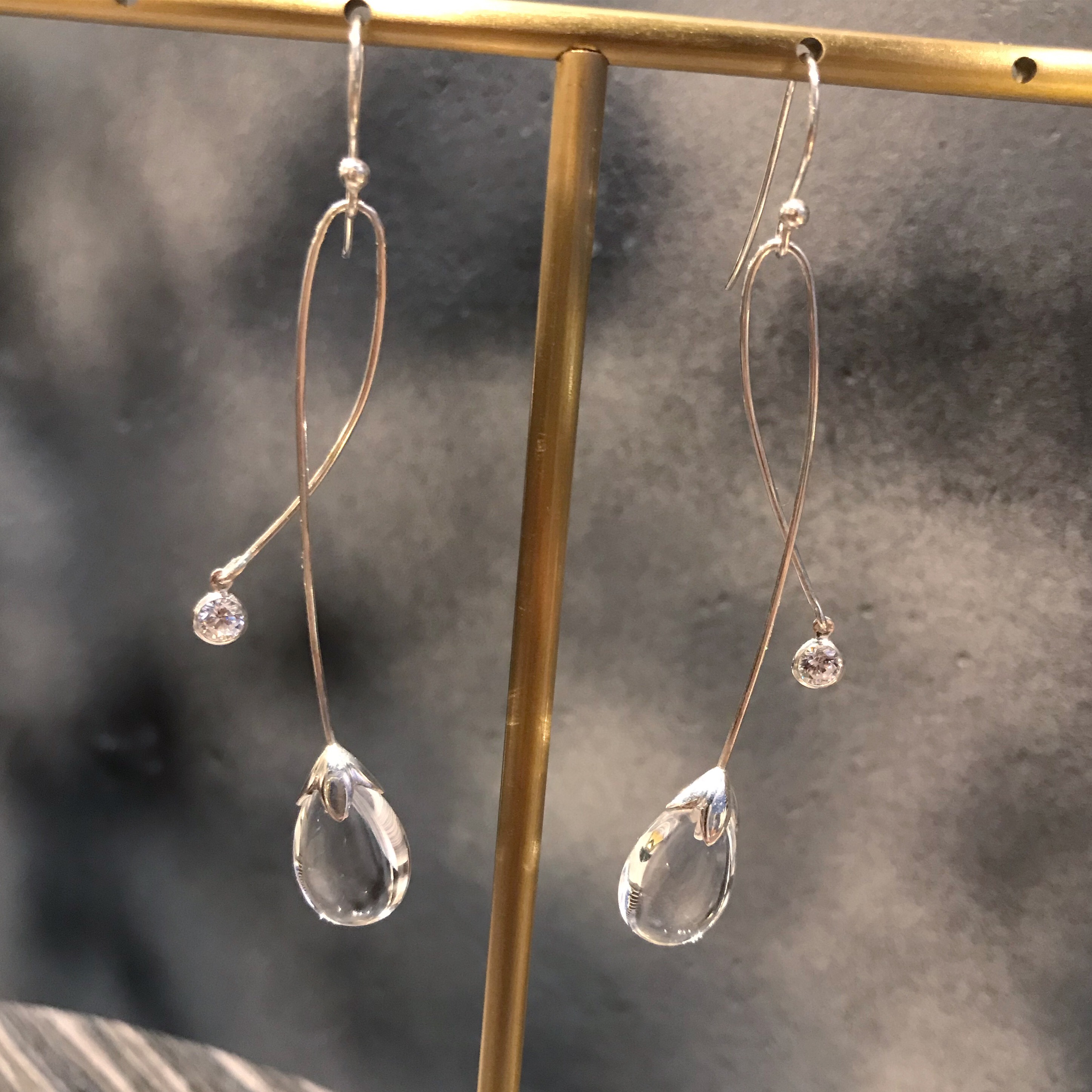 朝露クリスタルピアス 4,922円