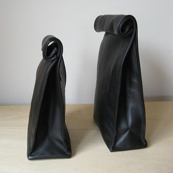 黑色L：像紙袋一樣的皮包“Sack” 第3張的照片
