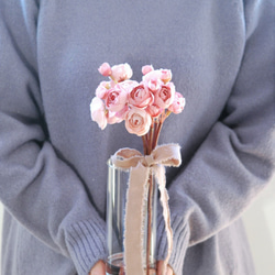 咲き続けるラナンキュラス(アンティークブルー)　マジカルウォーター　癒しのフラワーインテリア 6枚目の画像