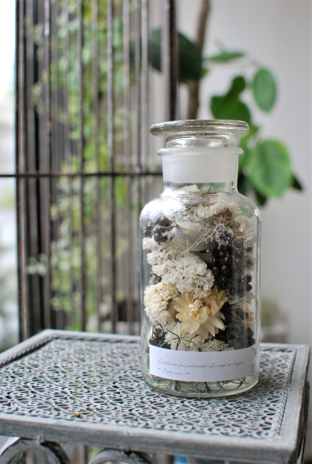 大きめメディシンボトルフラワー アンティークホワイト×ブロンズ  