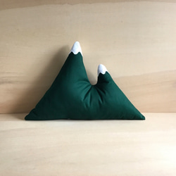 Mountain pillow / Handmade cushion - Double Peak (M) 1枚目の画像