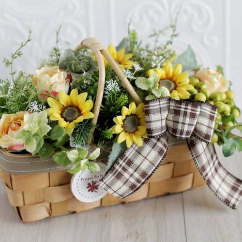 ひまわりを使った爽やかなバスケットアレンジ アートフラワー m.y