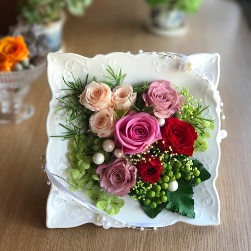 白い陶器のアレンジ Rose's プリザーブドフラワー mina 通販 4563736