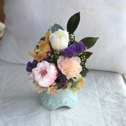 プリザーブドフラワーの仏花  デンファレと菊 3枚目の画像