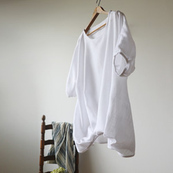 紗織コットン麻リネン 「冬の白。フロントタック裾ふんわり袖 の ブラウス」ゆったりH67（sh244) 1枚目の画像