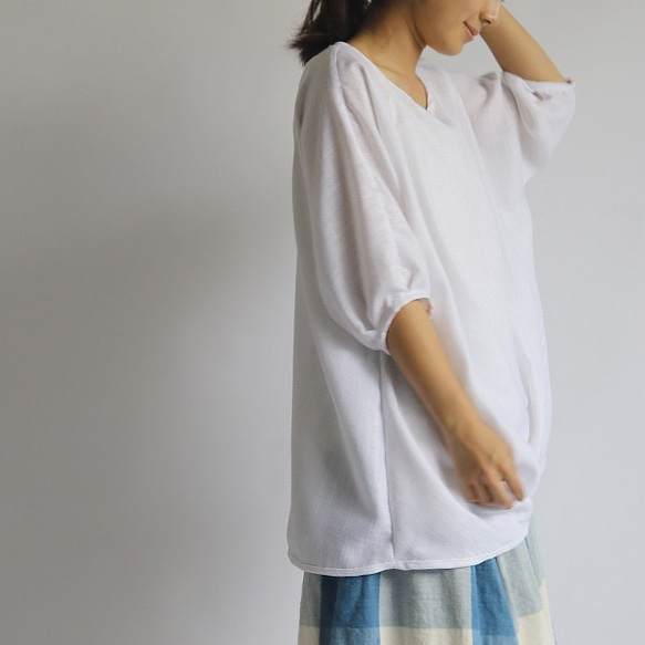 紗織コットン麻リネン 「冬の白。フロントタック裾ふんわり袖 の ブラウス」ゆったりH67（sh244) 3枚目の画像