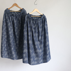 「誰にでも似合う ギャザー スカート」８０cm丈 ボタニカル柄織 コットン１００％ゴム調節穴H82B（sk001) 4枚目の画像