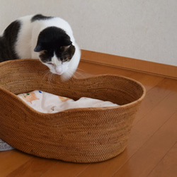 ⁑（送料無料）ラスト２　夏ＳＡＬＥ　再制作　伝統工芸　アタ細工　深めバスケット　猫や犬ベッド寝床　収納M57 2枚目の画像