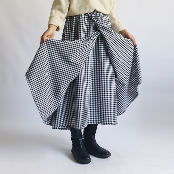 「布重ね 燕尾 スカート」起毛ネル コットン１００％チェック多重２枚重ねロング丈燕尾スカートK75（sk013) 1枚目の画像