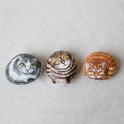＊ラスト１　最終ＳＡＬＥ　anvai幸福の手描き石　３匹　手のり猫ストーンアートねこネコインテリア雑貨マッサージQ29A 1枚目の画像