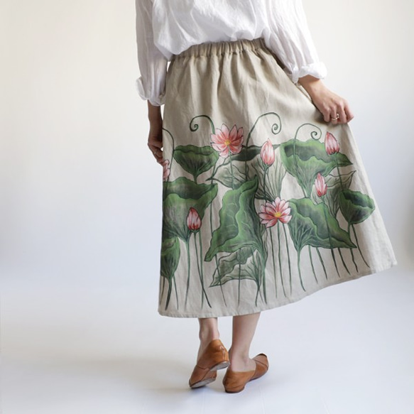 『手描きART衣×誰にでも似合うギャザー スカート』７６cm丈「清らかに咲く蓮」A72A（sk001pk) 4枚目の画像
