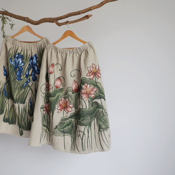 『手描きART衣×誰にでも似合うギャザー スカート』７６cm丈「清らかに咲く蓮」A72A（sk001pk) 8枚目の画像
