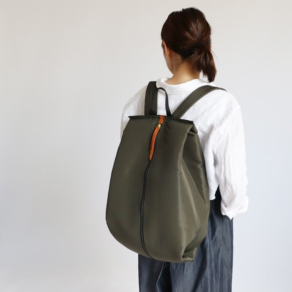 【新発売】 ラスト1。クッション入 軽量ナイロン【ECOリュックサック バッグ