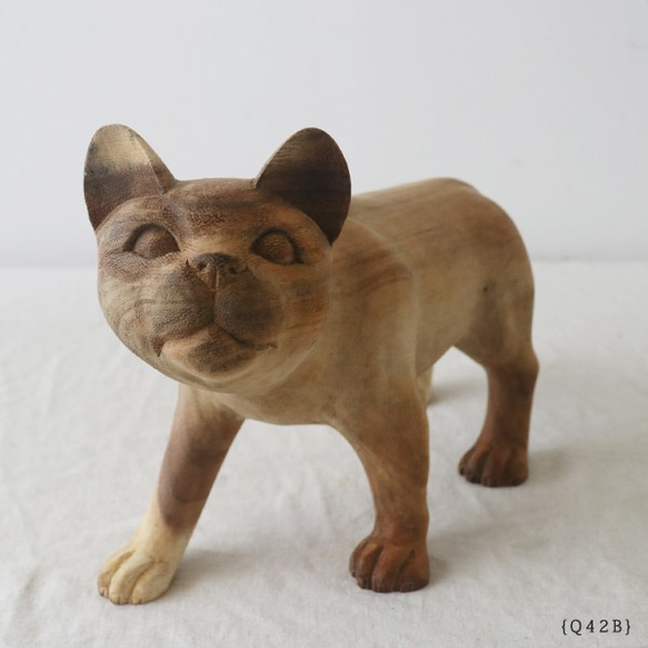 ⁂〇。最終ＳＡＬＥ。天然無垢ウッド手彫り木彫りART “ 狙う猫 ” ネコ置物 インテリア オブジェQ42B 1枚目の画像