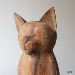 ⁂７月２６日まで夏ＳＡＬＥ 天然無垢ウッド 手彫り木彫りART “ にんまり座り猫 -右尻尾- ” ネコ置物Q53B 4枚目の画像