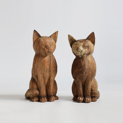 ⁂７月２６日まで夏ＳＡＬＥ 天然無垢ウッド 手彫り木彫りART “ にんまり座り猫 -右尻尾- ” ネコ置物Q53B 9枚目の画像