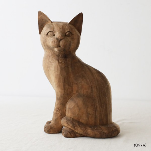 木彫りのネコ 置物 在銘 オブジェ / Wooden carved cat