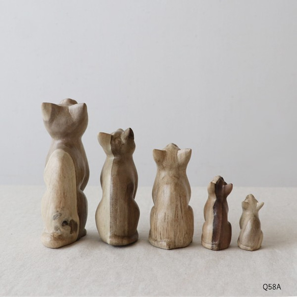 ⁑【５匹セット】 天然無垢ウッド 手彫り木彫りART “見上げる猫一家 ” ネコ置物 フィギュア インテリア Q58A 4枚目の画像