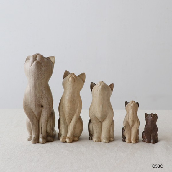 ⁑【５匹セット】 天然無垢ウッド 手彫り木彫りART “見上げる猫一家 ” ネコ置物 フィギュア インテリア Q58C 4枚目の画像