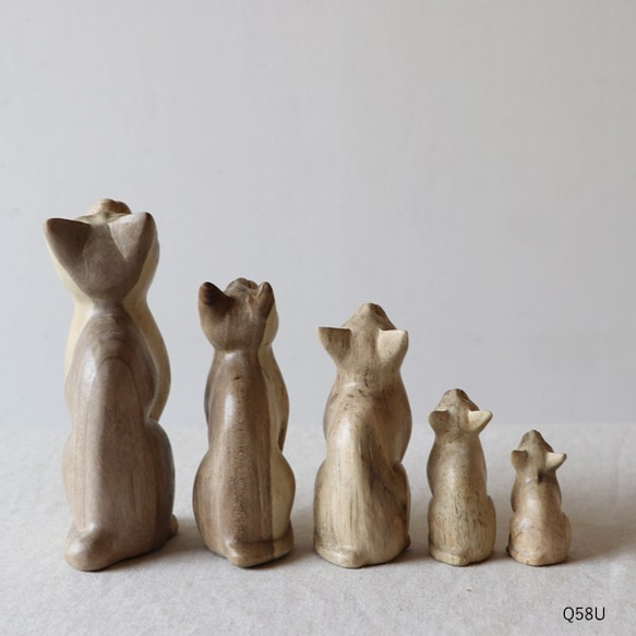 ＊●冬ごもりＳＡＬＥ●【５匹セット】天然無垢ウッド手彫り木彫りART “上を向く猫家族 ” ネコ置物Q58U 4枚目の画像