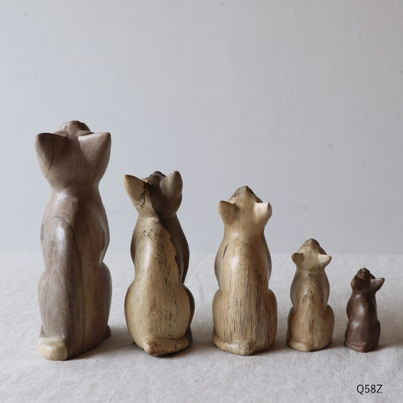 【５匹セット】 天然無垢ウッド 手彫り木彫りART “見上げる猫一家 ” Wネコ置物 フィギュア インテリア Q58Z 3枚目の画像