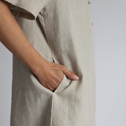 『花ボタン スタンド襟ワンピース』上質リネン麻１００％ 少し長めの半袖丈F54（dr363pj) 4枚目の画像