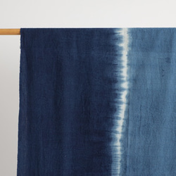 ⁂〇。ＳＡＬＥ。ラスト１ 手紡ぎ・手織り・藍染め布。大判ストール コットン１００％ 暖かい防寒Q85O 3枚目の画像