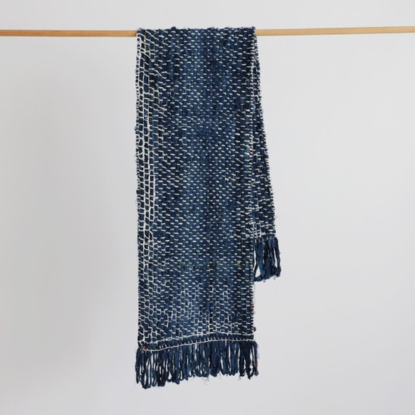 ⁂秋支度ＳＡＬＥ●草木染め布・手織り・藍染め裂き編みストール コットン１００％Q85X 2枚目の画像